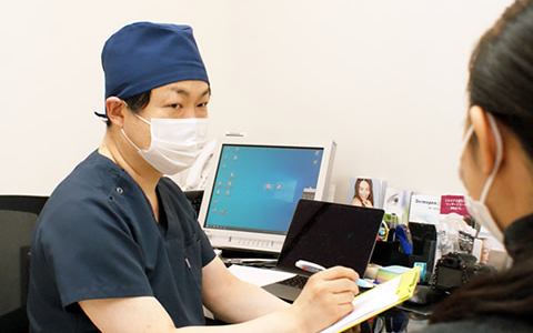 脂肪吸引・注入術等を組み合わせたトータル顔面形成が可能